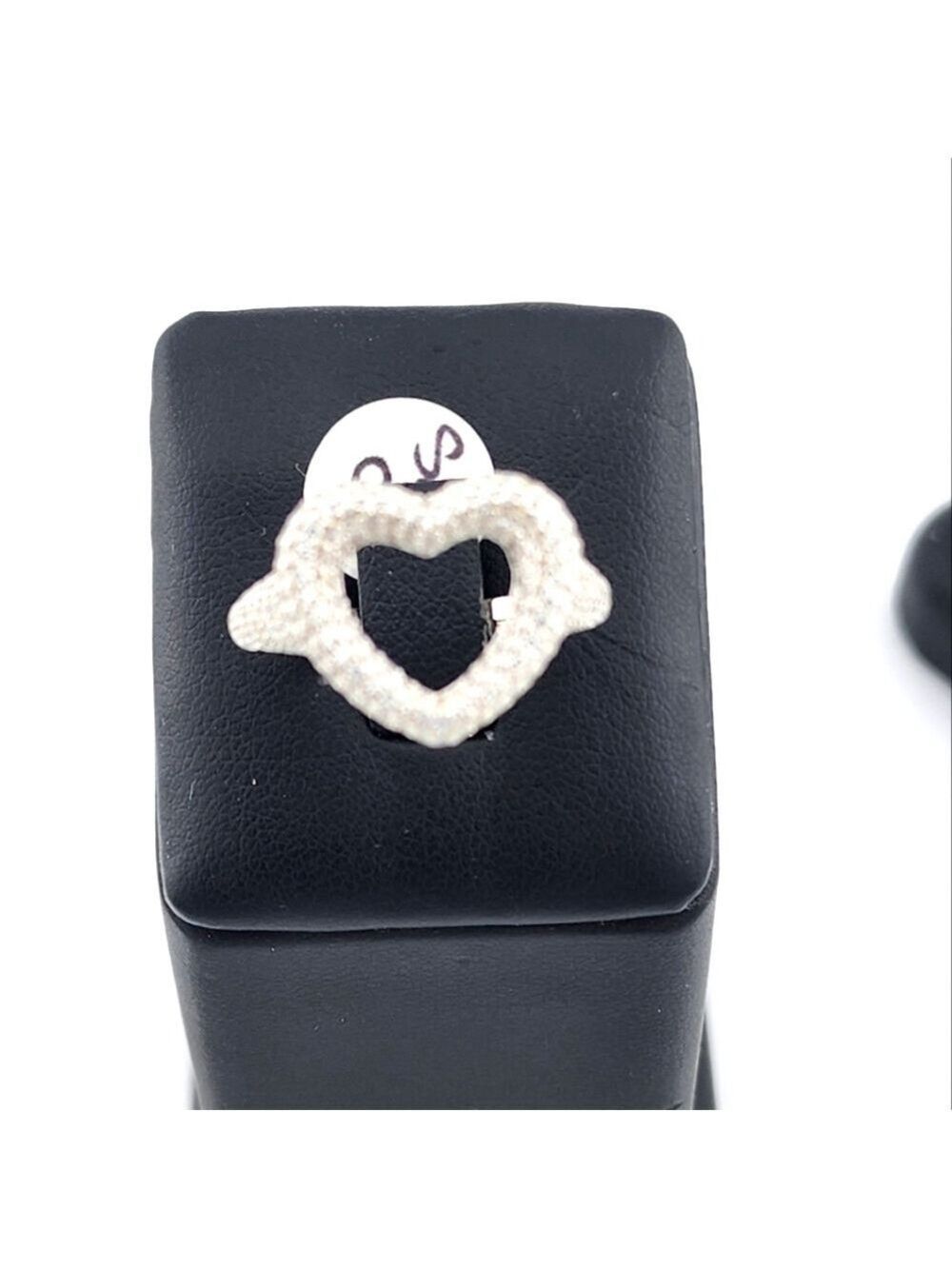 Elegant 925 Sterling Silver Heart Ring – Polished & Chic Design - Picture 3 of 11